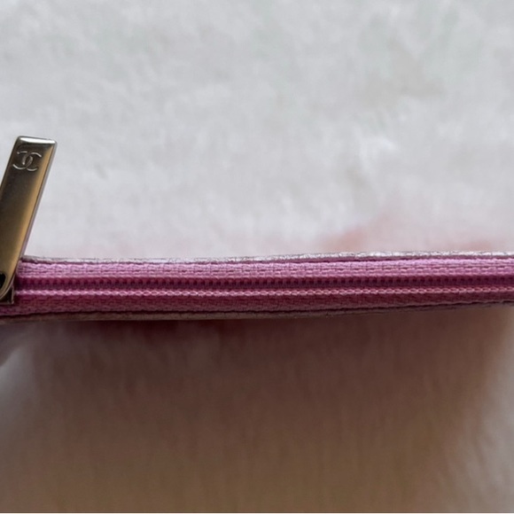100% Authentic Pre Owned Chanel coin purse. - Picture 5 of 11